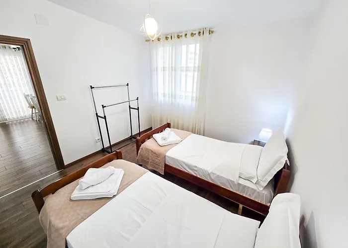 Lake Park 2br Apartament