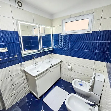 Lake Park 2br Тирана