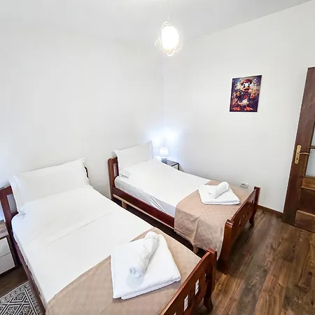 Lake Park 2br * Tirana