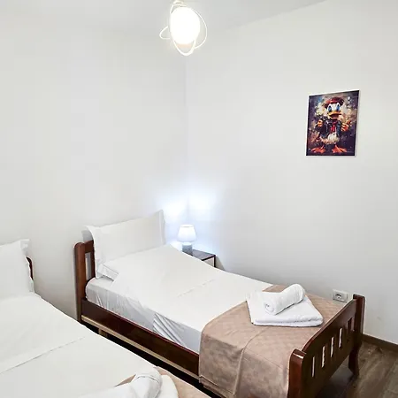 Lake Park 2br *