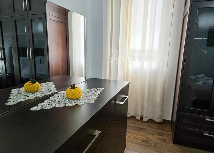 Lake Park 2br شقة تيرانا
