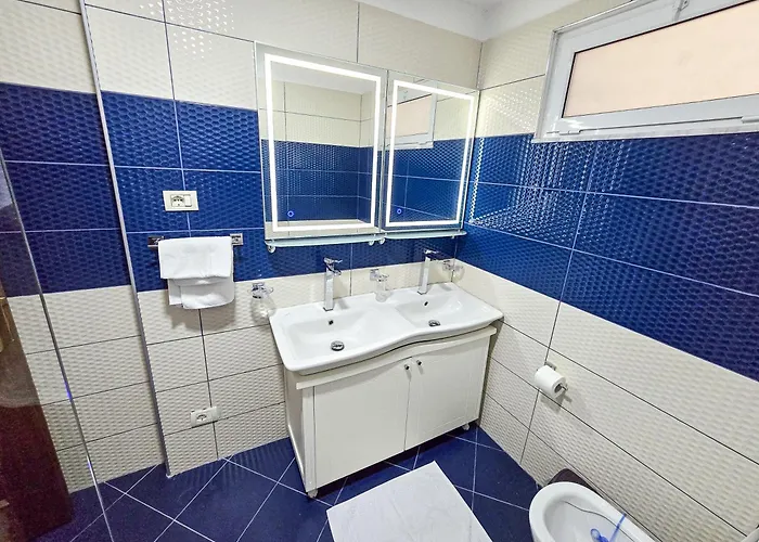 Lake Park 2br *